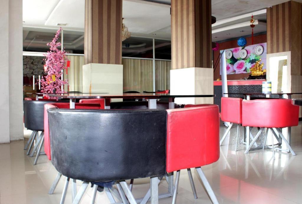 Hotel Permata Makassar Bagian luar foto
